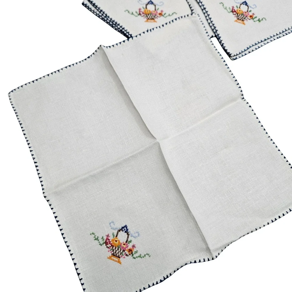Vintage Cloth Napkins White Floral Cross Stitch Vintage Cottagecore‎ Oriental